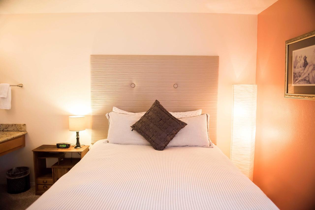 El Cuervo Abq Guest Rooms Албукерке Екстериор снимка